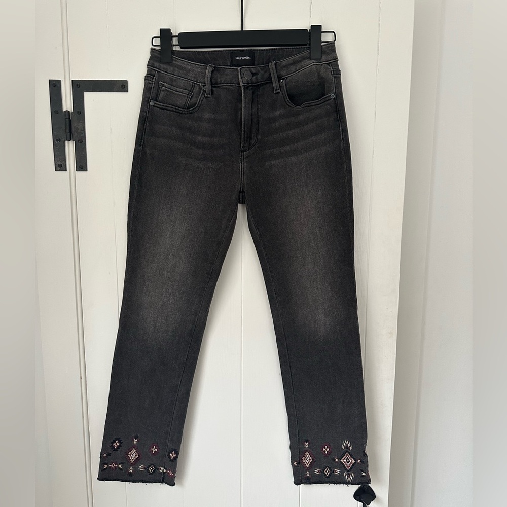 Driftwood Colette Aztec Embroidered Cropped Raw Hem Jeans Size 27 Sundance